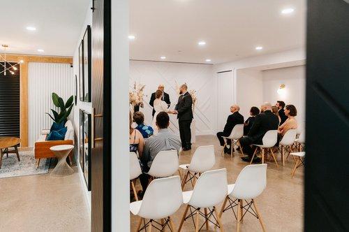 mobile - carousel-hero-element image-0